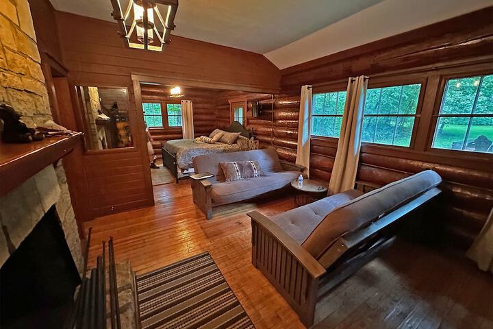 Room 4 of 28