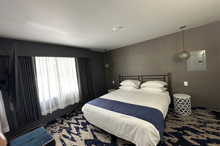 Room 43 of 66