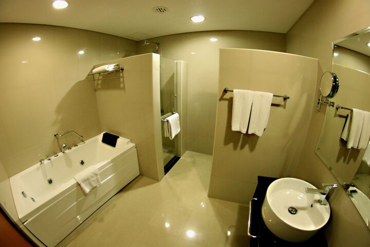 Room 54 of 76