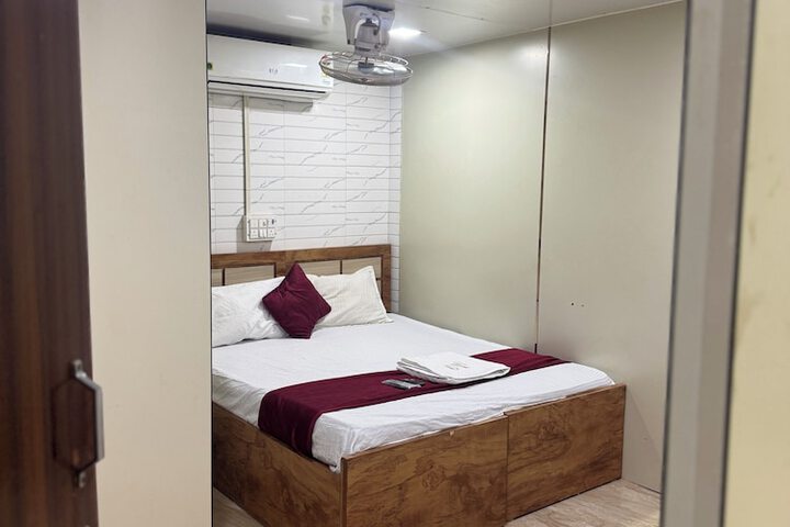 Room 3 of 6