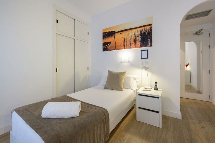 Room 32 of 122