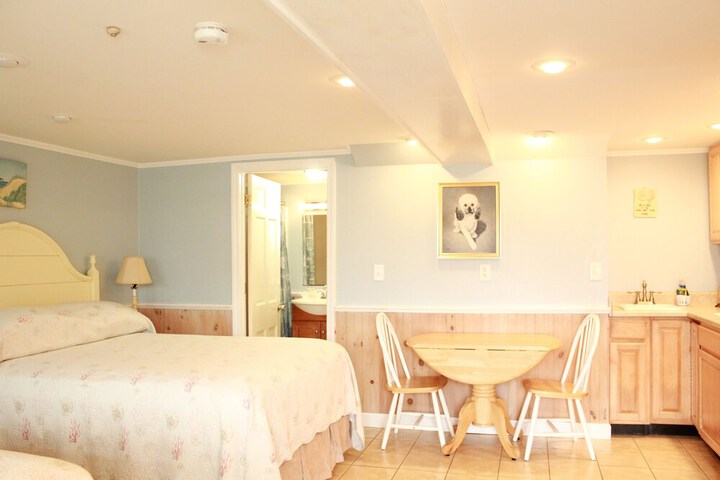 Room 36 of 230