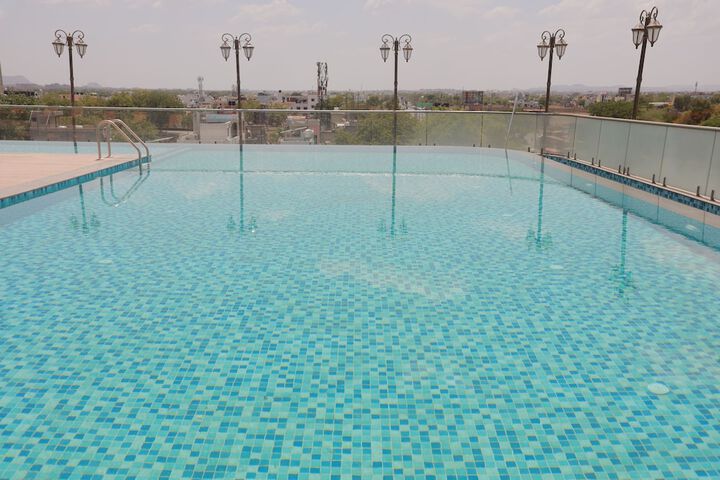 Pool 53 of 69