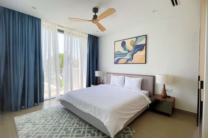 Room 25 of 145