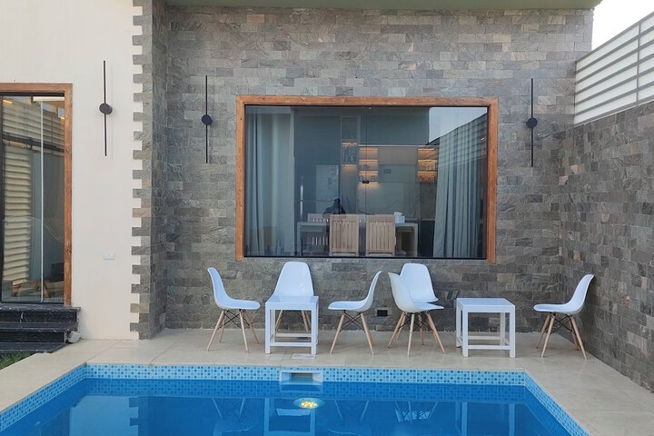 Pool 132 of 147