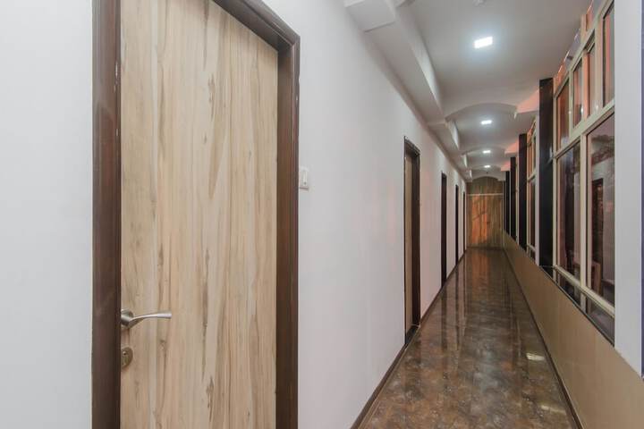 Ballroom/Hall 20 of 22
