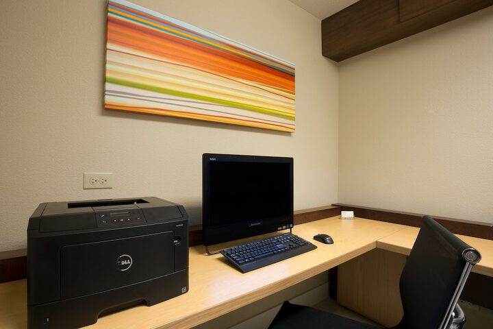 Business Center 34 of 35