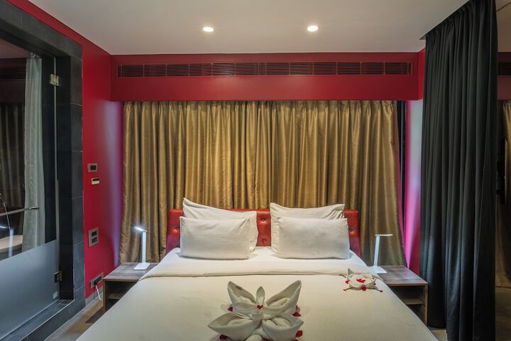 Room 26 of 90