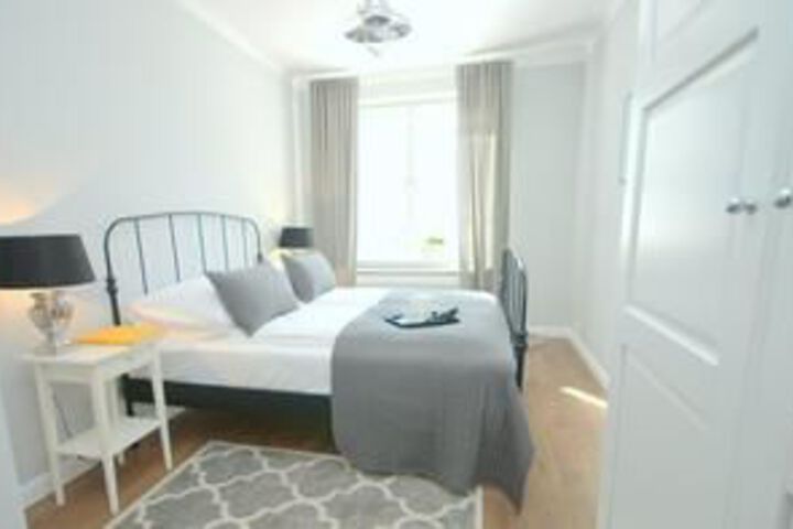 Room 9 of 20