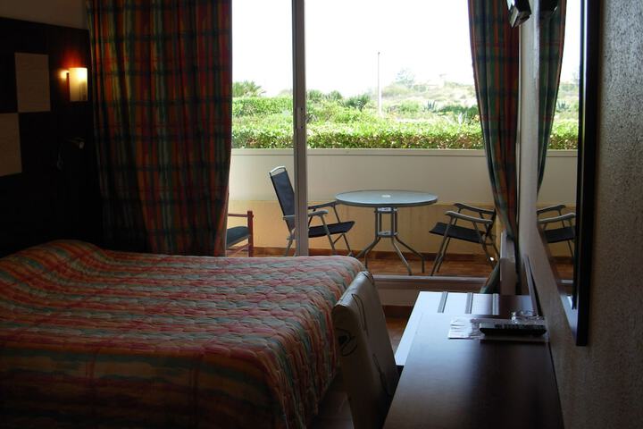 Room 6 of 52