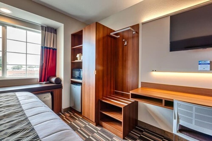 2 Queen Beds (11 of 33)