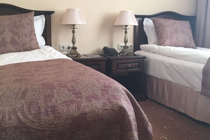 Room 7 of 37