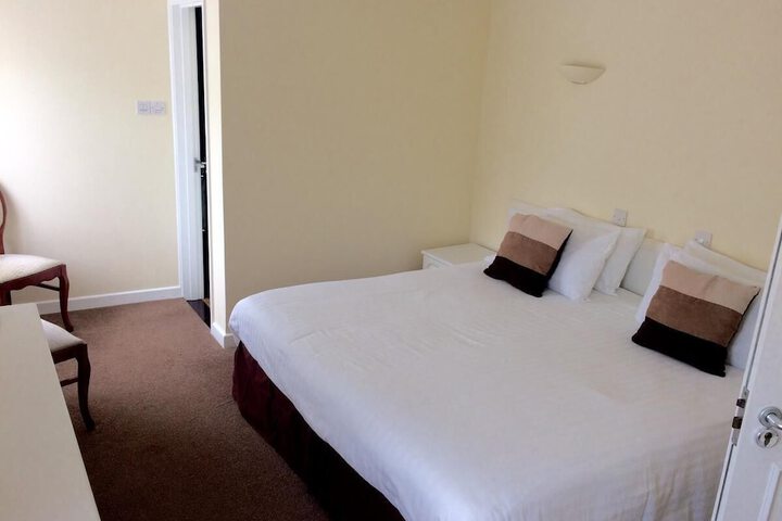 Room 5 of 40