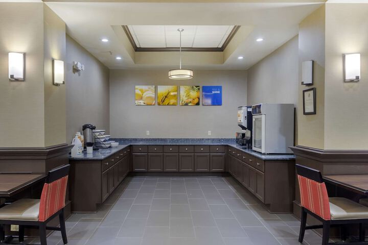 Breakfast area