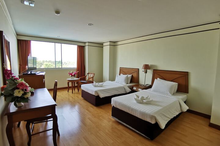 Room 13 of 81