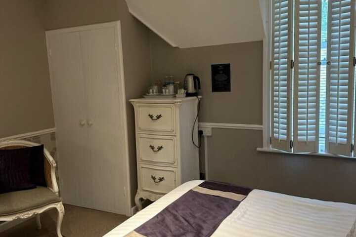 Room 46 of 95