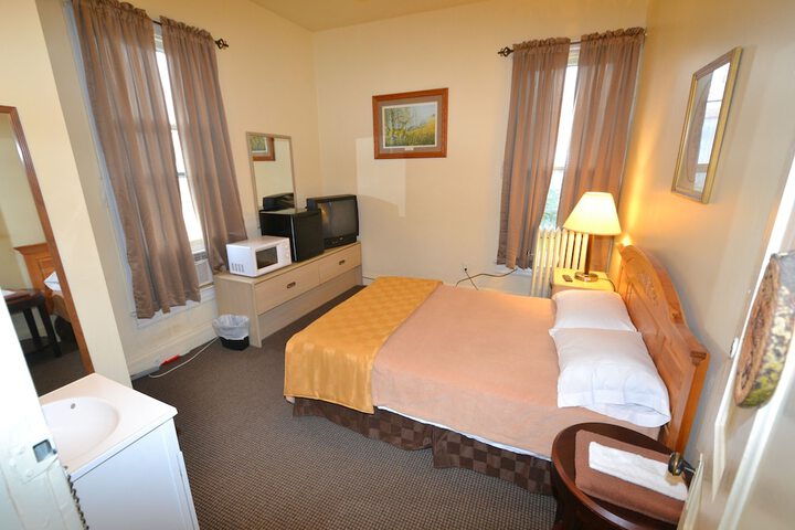 Room 14 of 38