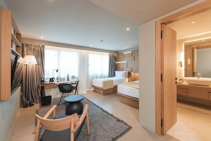 Room 33 of 115