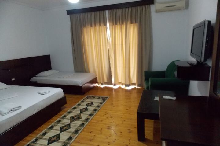 Room 28 of 43
