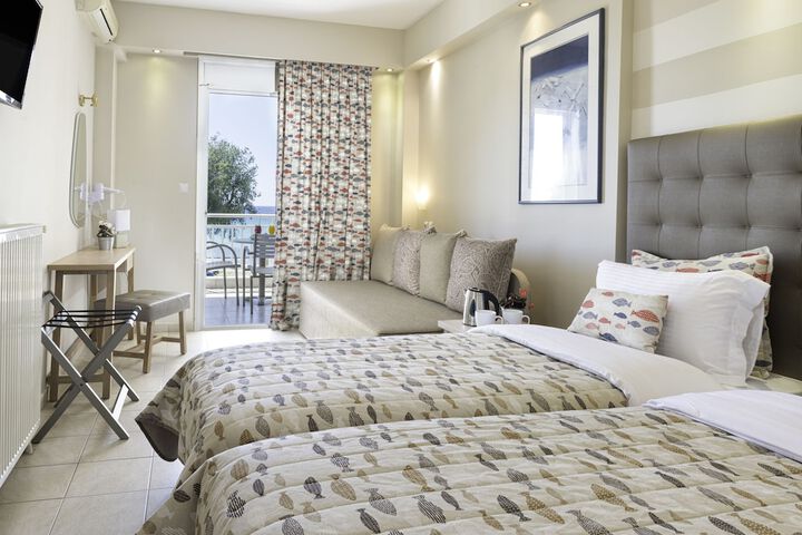 Room 5 of 292
