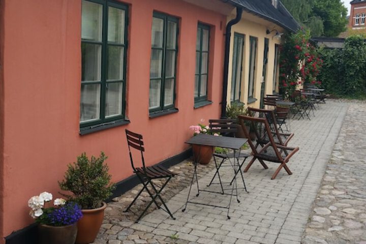 Hotel Exterior 79 of 83