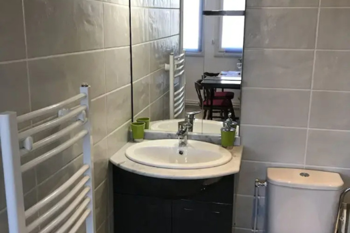 Room 10 of 26