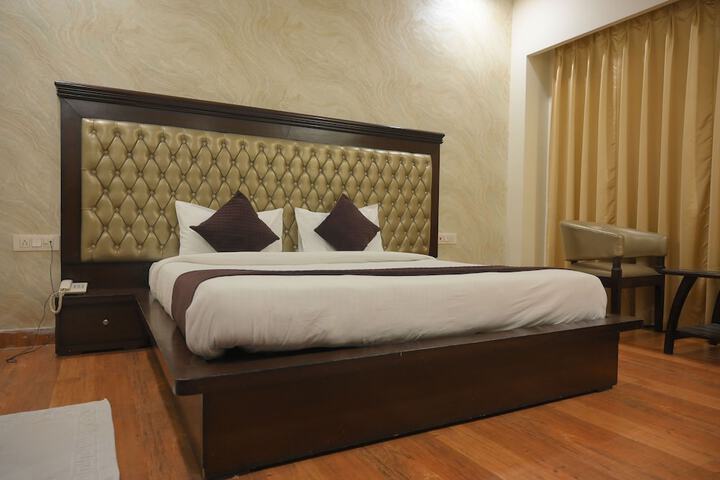 Room 15 of 50