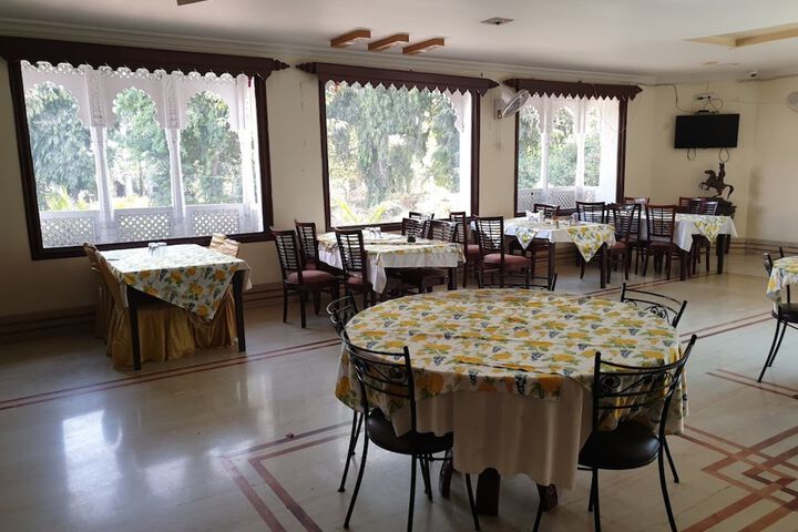 Dining 11 of 14