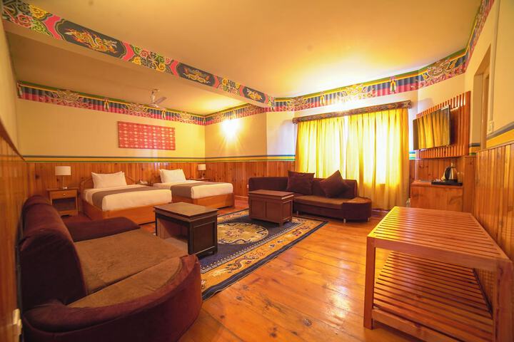 Room 11 of 32
