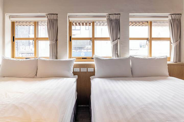 Room 45 of 99