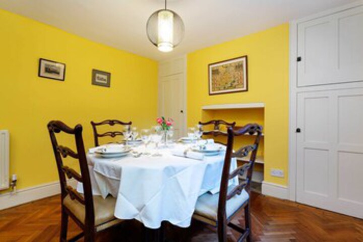 Room 8 of 20