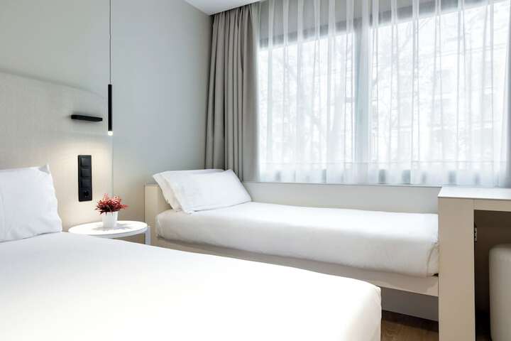 Room 47 of 109