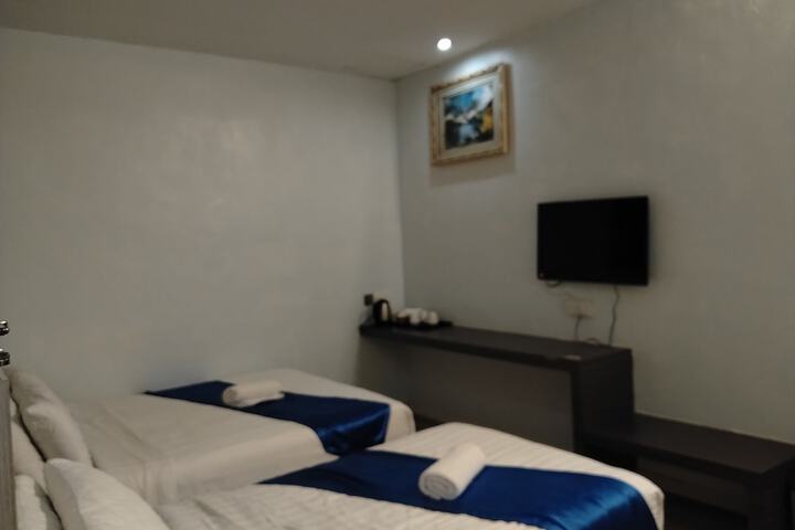 Room 48 of 66