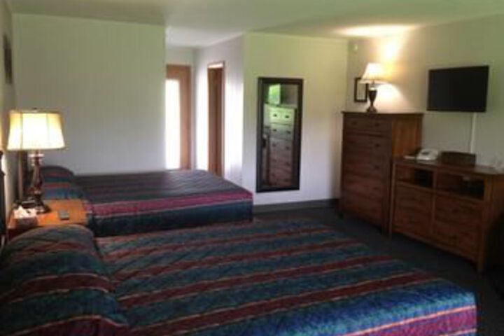 Room 15 of 102