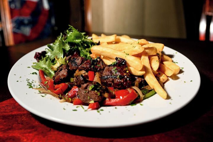 Dining 39 of 57