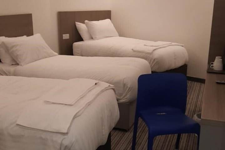 Room 10 of 18