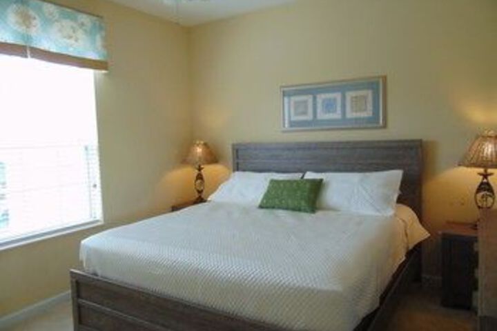 Room 10 of 29
