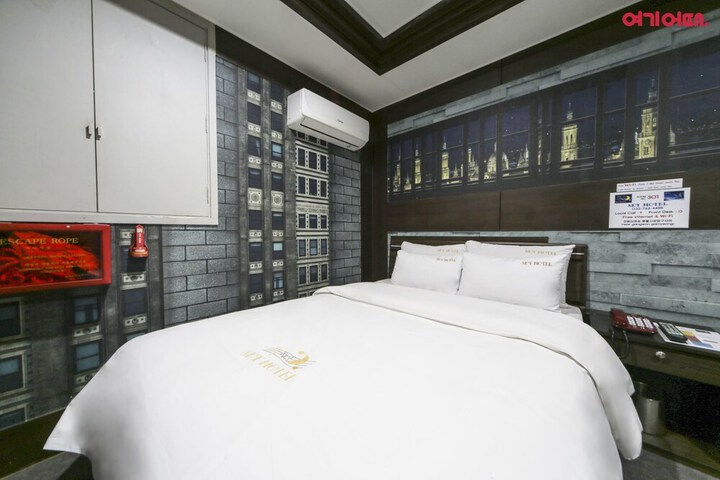 Room 31 of 55