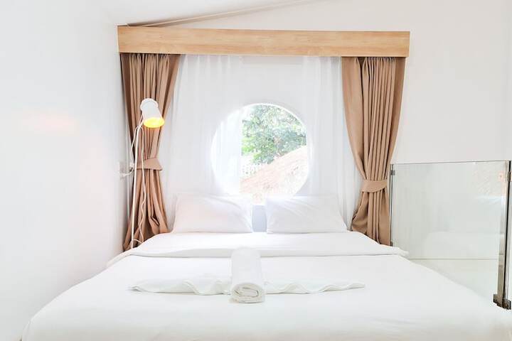 Room 10 of 23