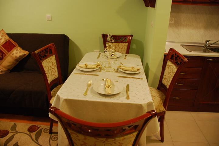 Room 5 of 48