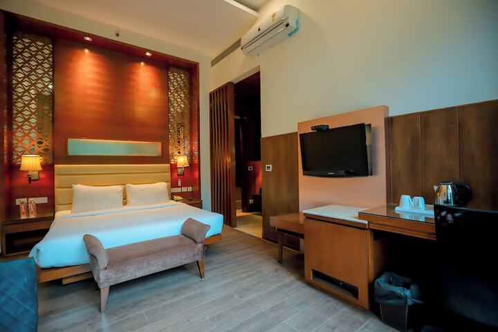 Room 17 of 84