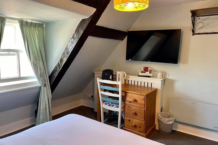 Room 9 of 48