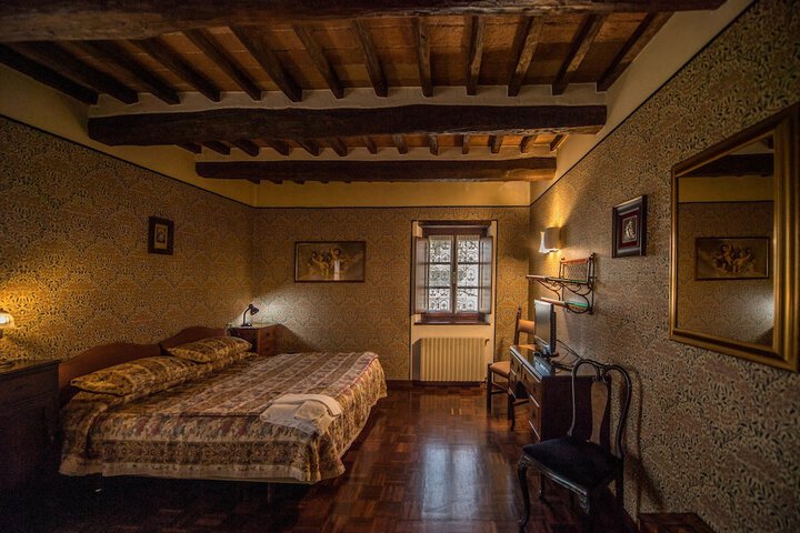 Room 10 of 50