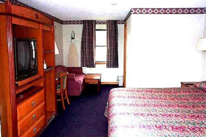 Room 3 of 11