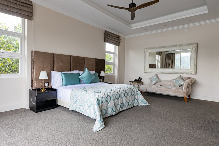 Room 6 of 22