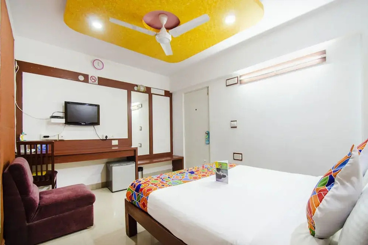 Room 6 of 14