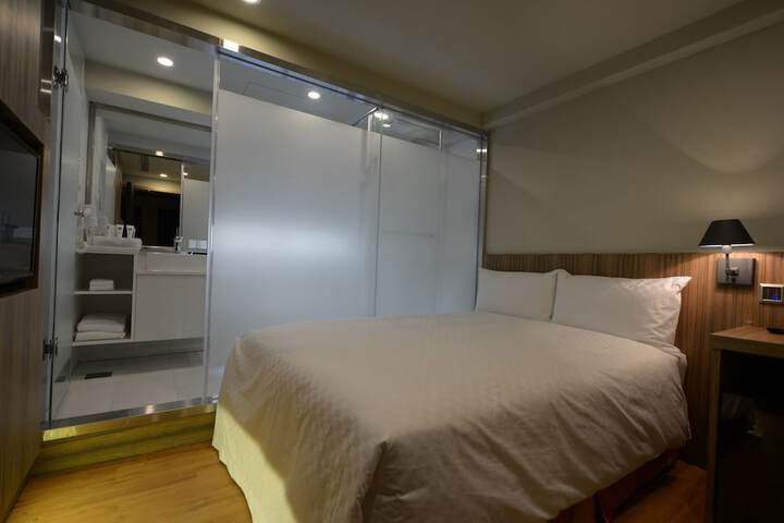 Room 7 of 41