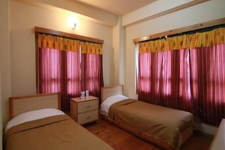 Room 8 of 16