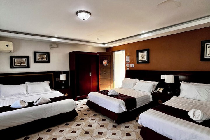Room 18 of 40