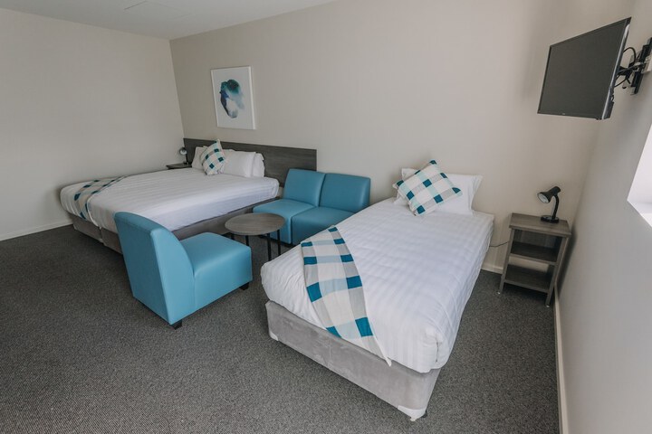 Room 8 of 25